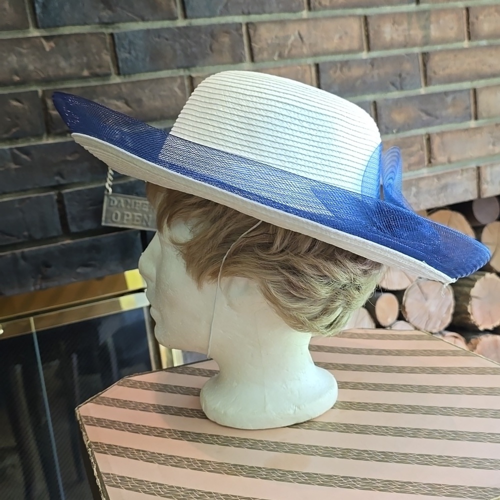Vintage White and Royal Blue Wide-Brim Hat + Vintage Hat Box​​ - Picture 2 of 10